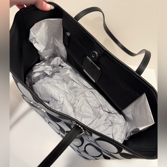NWT Coach Black and White Signature Max City Tote Bag - Picture 9 of 11
